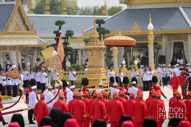 (ภาพชุด) ริ้วขบวนพระบรมราชอิสริยยศ