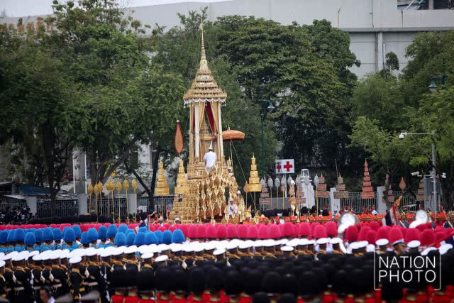 (ภาพชุด) ริ้วขบวนพระบรมราชอิสริยยศ