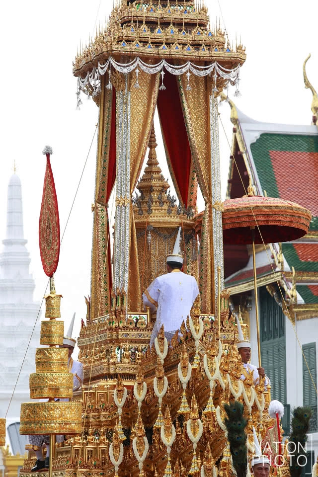 (ภาพชุด) ริ้วขบวนพระบรมราชอิสริยยศ พระราชพิธีถวายพระเพลิงพระบรมศพ