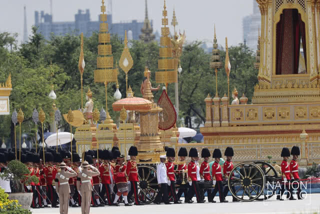 (ภาพชุด) ริ้วขบวนพระบรมราชอิสริยยศ