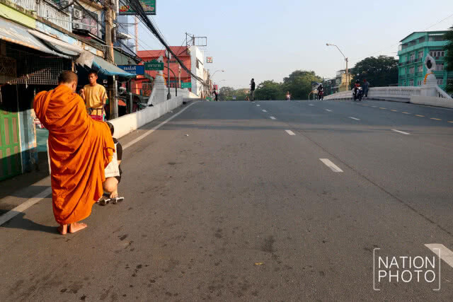 08.00 น. ใจกลางเมืองกรุงเทพฯ ค่อนข้างเงียบเหงา
