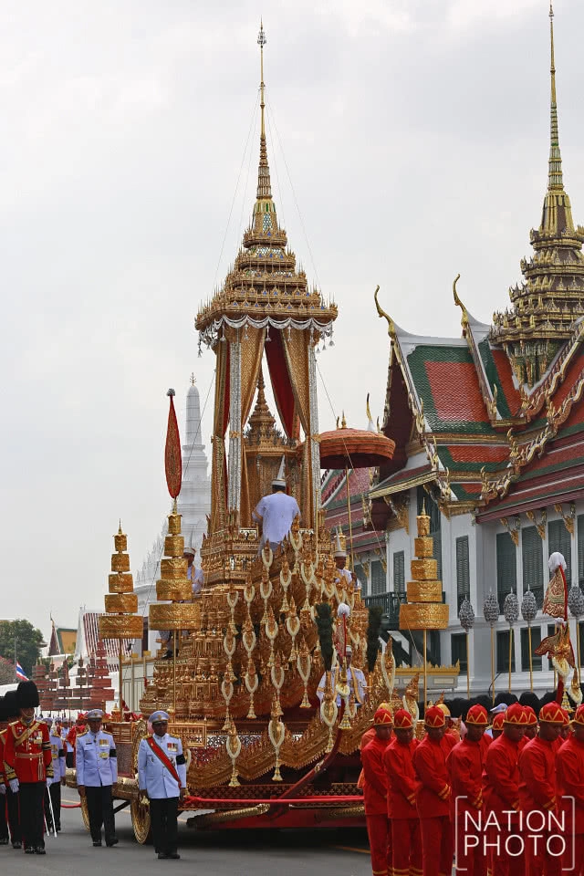 (ภาพชุด) ริ้วขบวนพระบรมราชอิสริยยศ พระราชพิธีถวายพระเพลิงพระบรมศพ