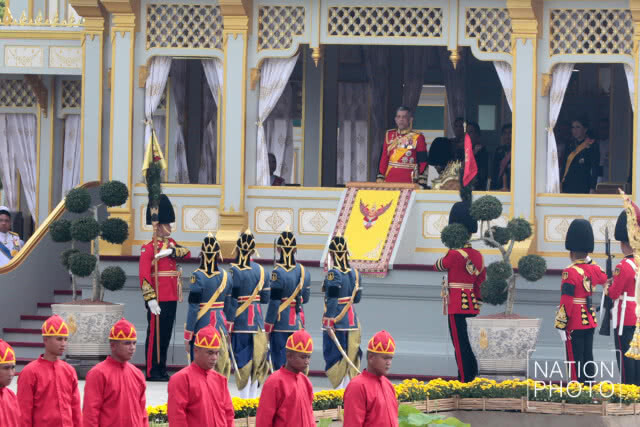 อัญเชิญพระบรมโกศขึ้นประดิษฐาน ณ พระจิตกาธาน