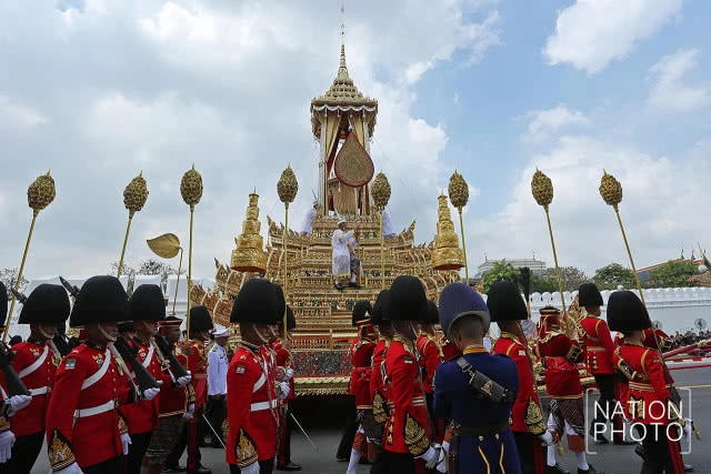 (ภาพชุด) ริ้วขบวนพระบรมราชอิสริยยศ พระราชพิธีถวายพระเพลิงพระบรมศพ