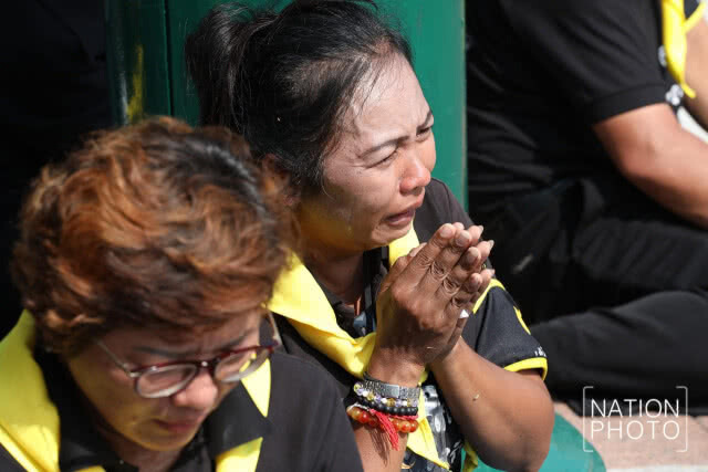 สมเด็จพระเจ้าอยู่หัว เสด็จฯร่วมในริ้วขบวนพระบรมราชอิสริยยศ
