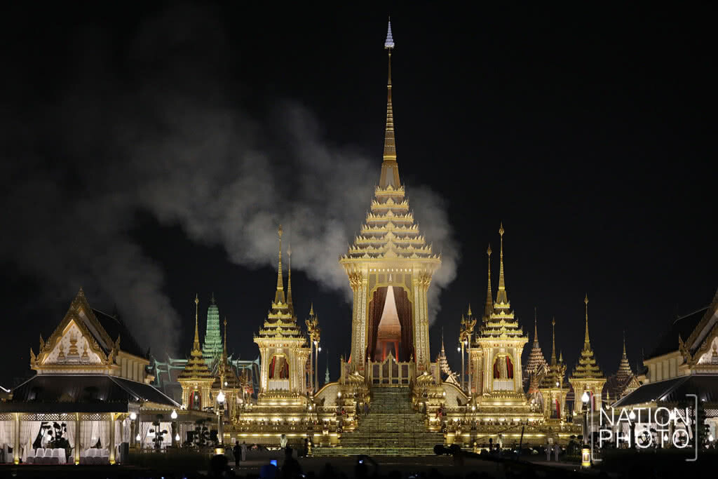 ปชช.ร่ำไห้ ส่งเสด็จ ในหลวงรัชกาลที่9 ปชช.ร่ำไห้ ส่งเสด็จ ในหลวงรัชกาลที่9