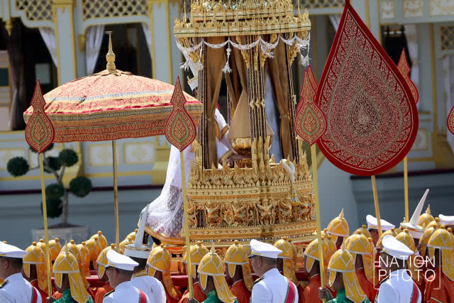 ขบวนพระบรมราชอิสริยยศ อัญเชิญพระโกศพระบรมอัฐิและพระบรมราชสรีรางคาร เข้าสู่พระบรมมหาราชวัง