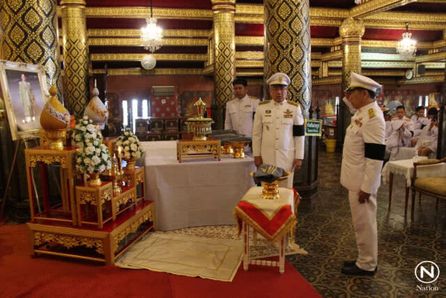 พิษณุโลก-ประกอบพิธีลอยเถ้าดอกไม้จันทน์ในแม่น้ำน่านหน้าวัดใหญ่