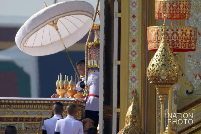ขบวนพระบรมราชอิสริยยศ อัญเชิญพระโกศพระบรมอัฐิและพระบรมราชสรีรางคาร เข้าสู่พระบรมมหาราชวัง