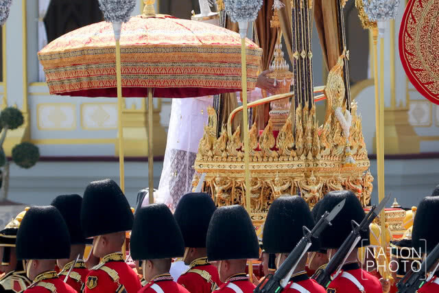 ขบวนพระบรมราชอิสริยยศ อัญเชิญพระโกศพระบรมอัฐิและพระบรมราชสรีรางคาร เข้าสู่พระบรมมหาราชวัง