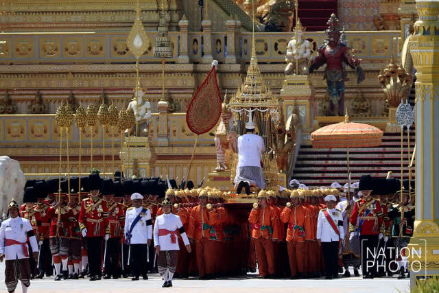 ขบวนพระบรมราชอิสริยยศ อัญเชิญพระโกศพระบรมอัฐิและพระบรมราชสรีรางคาร เข้าสู่พระบรมมหาราชวัง