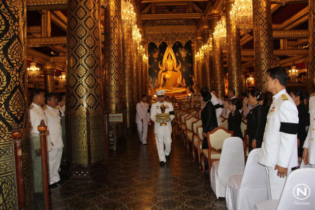 พิษณุโลก-ประกอบพิธีลอยเถ้าดอกไม้จันทน์ในแม่น้ำน่านหน้าวัดใหญ่