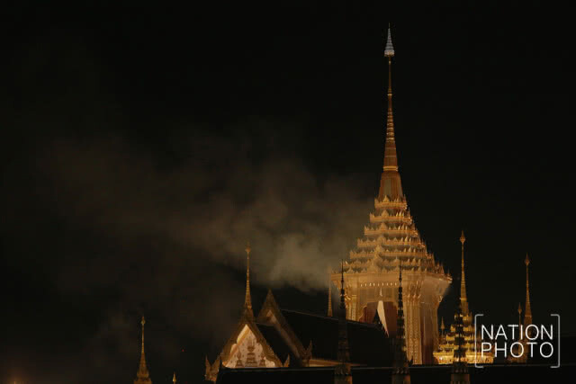 ปชช.ร่ำไห้ ส่งเสด็จ ในหลวงรัชกาลที่9