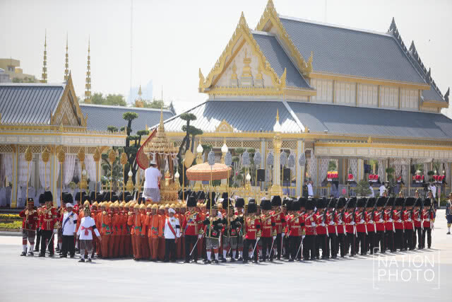 ขบวนพระบรมราชอิสริยยศ อัญเชิญพระโกศพระบรมอัฐิและพระบรมราชสรีรางคาร เข้าสู่พระบรมมหาราชวัง