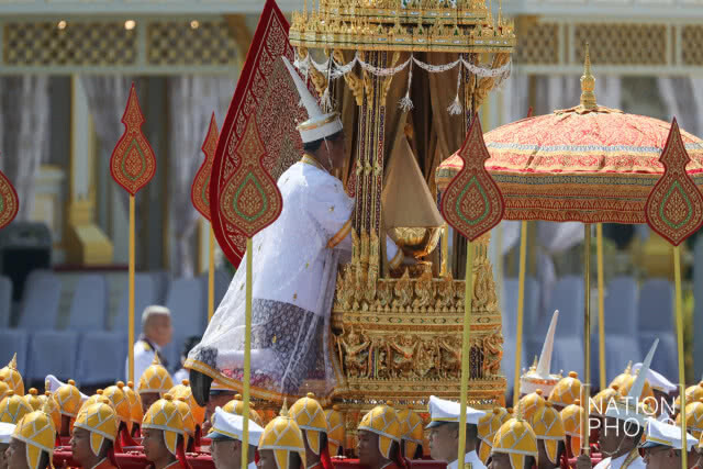 ขบวนพระบรมราชอิสริยยศ อัญเชิญพระโกศพระบรมอัฐิและพระบรมราชสรีรางคาร เข้าสู่พระบรมมหาราชวัง