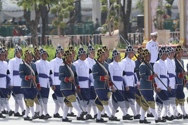 ขบวนพระบรมราชอิสริยยศ อัญเชิญพระโกศพระบรมอัฐิและพระบรมราชสรีรางคาร เข้าสู่พระบรมมหาราชวัง