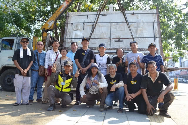 ศิลปิน พิษณุโลก นำประติมากรรมปูนปั้นนูนต่ำในหลวงร.9ไปตั้งที่วัด-พิพิธภัณฑ์