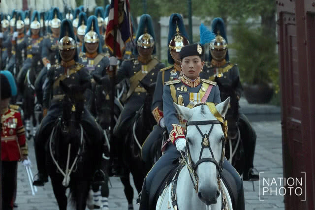 สมเด็จพระเจ้าอยู่หัว อัญเชิญพระบรมราชสรีรางคาร ไปยังวัดราชบพิธฯ-วัดบวรนิเวศฯ (ภาพชุดที่ 2)