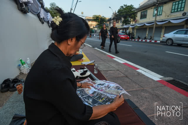 รุ่งอรุณ ณ วัดบวร