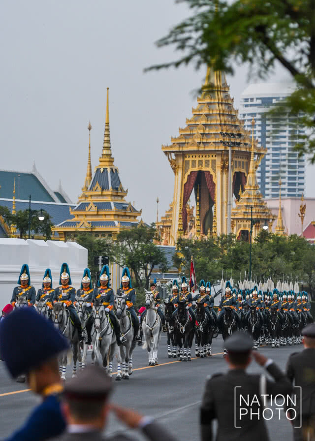 สมเด็จพระเจ้าอยู่หัว อัญเชิญพระบรมราชสรีรางคาร ไปยังวัดราชบพิธฯ-วัดบวรนิเวศฯ (ภาพชุดที่ 3)