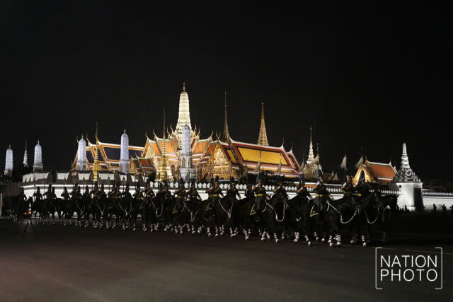 สมเด็จพระเจ้าอยู่หัว อัญเชิญพระบรมราชสรีรางคาร ไปยังวัดราชบพิธฯ-วัดบวรนิเวศฯ (ภาพชุดที่ 1 )