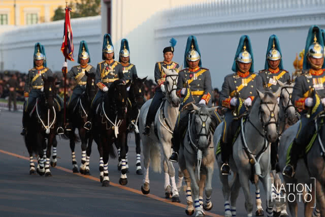 สมเด็จพระเจ้าอยู่หัว อัญเชิญพระบรมราชสรีรางคาร ไปยังวัดราชบพิธฯ-วัดบวรนิเวศฯ (ภาพชุดที่ 2)