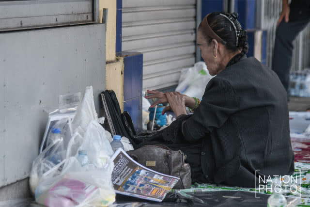 รุ่งอรุณ ณ วัดบวร