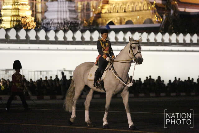 สมเด็จพระเจ้าอยู่หัว อัญเชิญพระบรมราชสรีรางคาร ไปยังวัดราชบพิธฯ-วัดบวรนิเวศฯ (ภาพชุดที่ 1 )