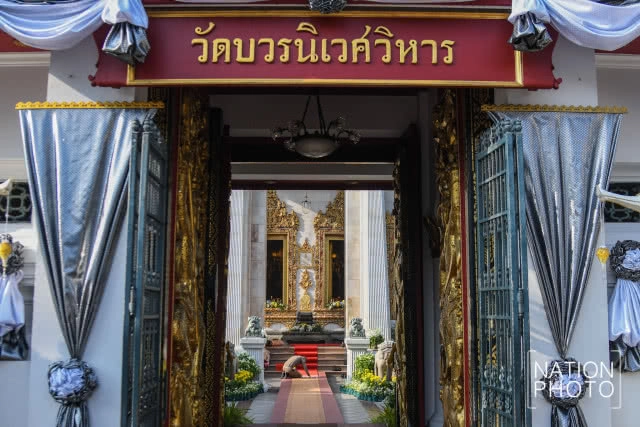 พระบรมราชสรีรางคาร ร.๙ 
บรรจุ ณ พระพุทธอังคีรส วัดราชบพิธฯ 
และ พระพุทธชินสีห์ วัดบวรนิเวศวิหาร