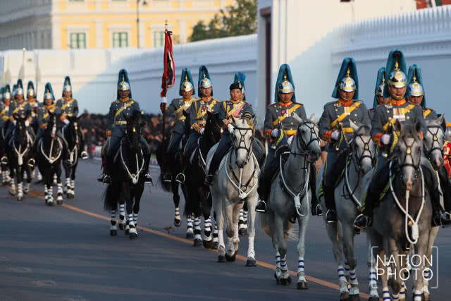 สมเด็จพระเจ้าอยู่หัว อัญเชิญพระบรมราชสรีรางคาร ไปยังวัดราชบพิธฯ-วัดบวรนิเวศฯ (ภาพชุดที่ 2)