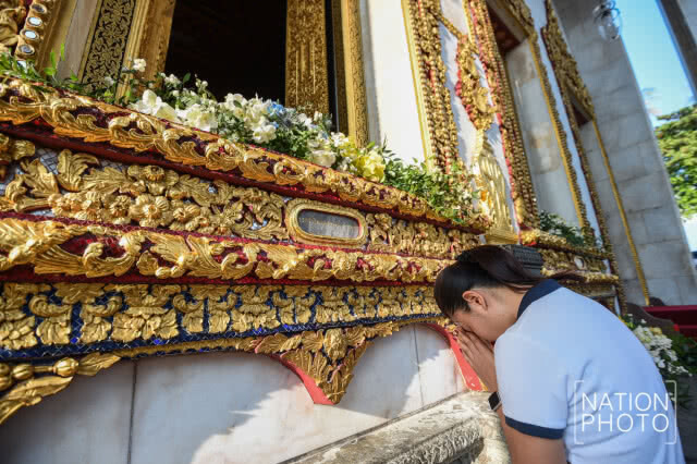 ตามรอยพ่อหลวงที่วัดบวรนิเวศ