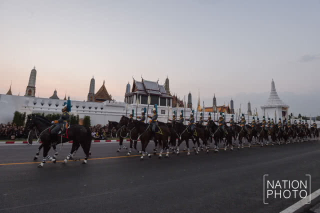 สมเด็จพระเจ้าอยู่หัว อัญเชิญพระบรมราชสรีรางคาร ไปยังวัดราชบพิธฯ-วัดบวรนิเวศฯ (ภาพชุดที่ 3)