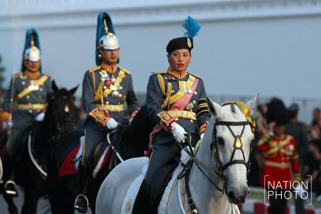 สมเด็จพระเจ้าอยู่หัว อัญเชิญพระบรมราชสรีรางคาร ไปยังวัดราชบพิธฯ-วัดบวรนิเวศฯ (ภาพชุดที่ 2)