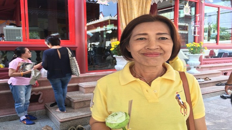 ปชช.หลั่งไหลกราบ "พระบรมราชสรีรางคาร" ที่วัดบวร