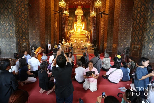 วัดบวรนิเวศ เปิดให้พสกนิกร
เข้ากราบ พระบรมราชสรีรางคาร ร.9 
ตั้งแต่เวลา 8.30-21.00 น.