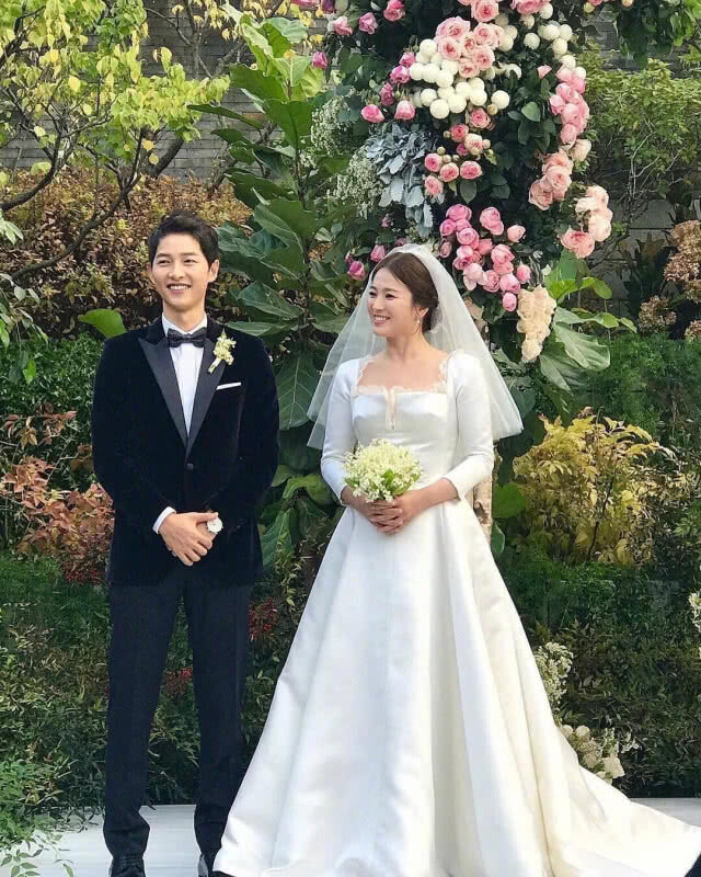 "ซงจุงกิ-ซงฮเยคโย" เข้าพิธีวิวาห์แบบส่วนตัวแล้ววันนี้ เตรียมไปฮันนีมูนที่ยุโรป