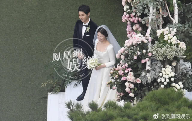 "ซงจุงกิ-ซงฮเยคโย" เข้าพิธีวิวาห์แบบส่วนตัวแล้ววันนี้ เตรียมไปฮันนีมูนที่ยุโรป