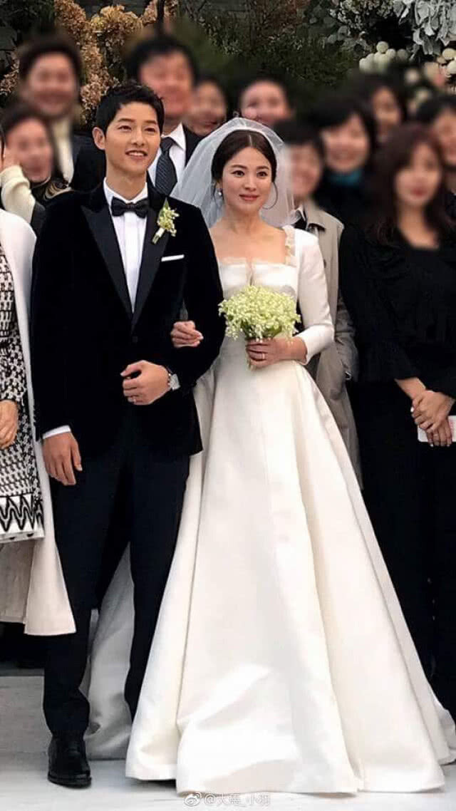 "ซงจุงกิ-ซงฮเยคโย" เข้าพิธีวิวาห์แบบส่วนตัวแล้ววันนี้ เตรียมไปฮันนีมูนที่ยุโรป