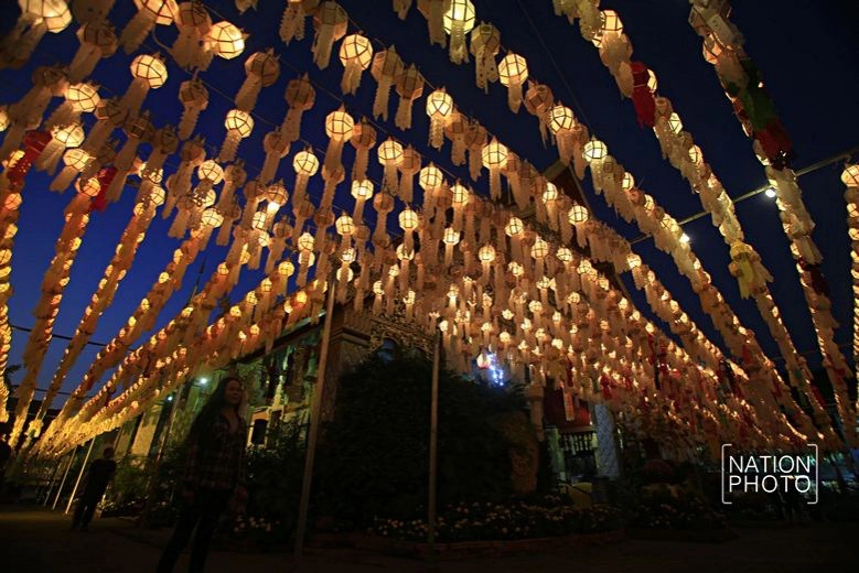 (ภาพชุด)งานยี่เป็ง โคมล้านนาลำพูน