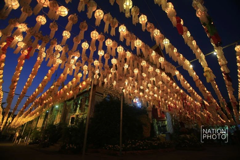 (ภาพชุด)งานยี่เป็ง โคมล้านนาลำพูน
