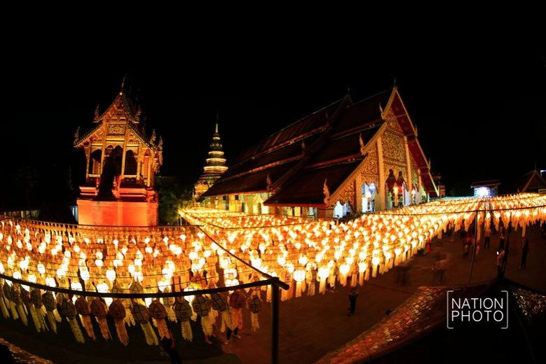 (ภาพชุด)งานยี่เป็ง โคมล้านนาลำพูน