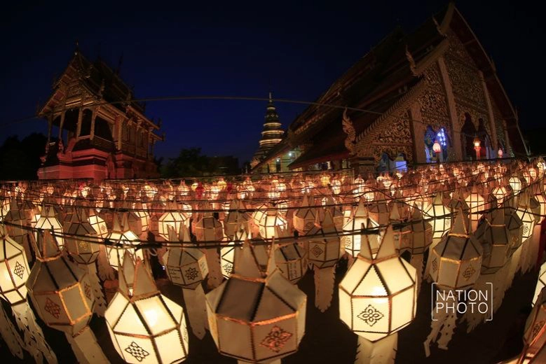 (ภาพชุด)งานยี่เป็ง โคมล้านนาลำพูน