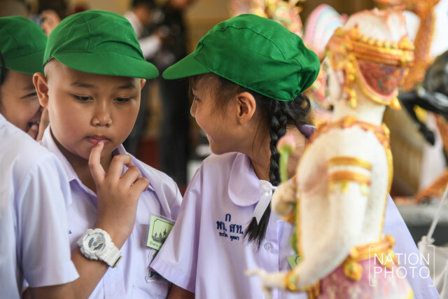 "นำสัมผัสพระเมรุมาศ" เปิดโอกาสให้คนพิการทางสายตาได้เรียนรู้แม้มองไม่เห็น