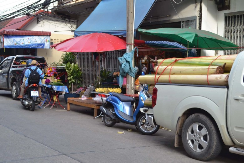 พิษน้ำท่วม!! "ต้นกล้วย-ใบตอง"ปรับราคาขึ้น