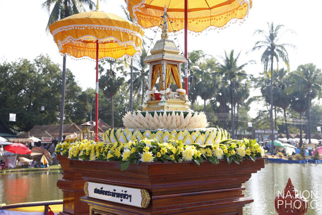(ภาพชุด)ขบวนแห่อัญเชิญไฟพระฤกษ์และพระประทีปพระราชทาน