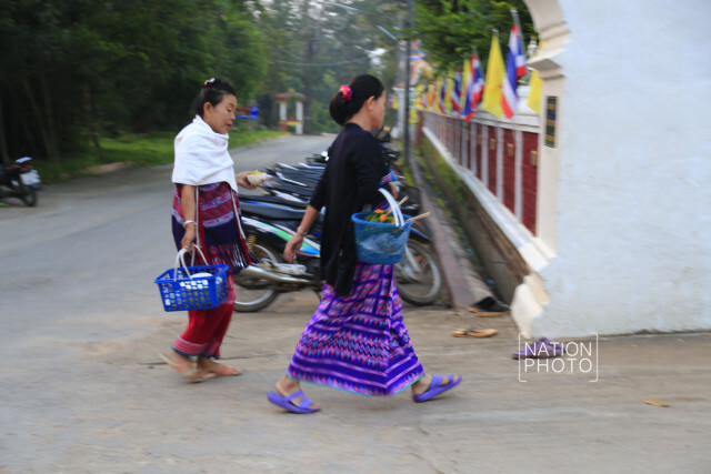 ประเพณีตักบาตรผัก