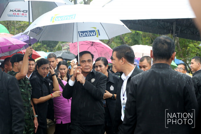 นายกฯ ฝ่าสายฝน ลงพื้นที่นครศรีธรรมราช