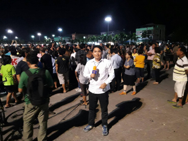 ส่อวุ่น! ประชาชนชาวจังหวัดชลบุรี ไล่ผู้ว่าฯยืดเยื้อ
หลังมี อส. ชูเอกสารขู่จะสลายการรวมตัว