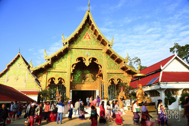 ประเพณีตักบาตรผัก