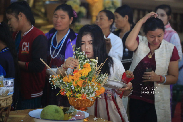 ประเพณีตักบาตรผัก